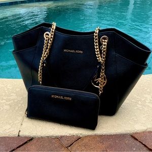 EUC Black Michael Kors Handbag Matching Wallet Saffiano leather